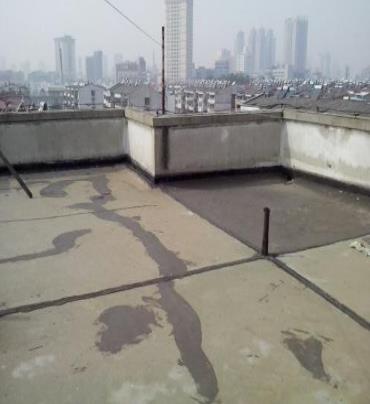 巴塘漏水维修 楼顶漏水是什么原因，楼顶漏水维修方法是什么?